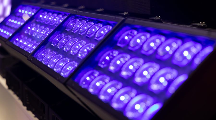 Washlight oder gigantische LED-Bar? Der Creos von GLP ist viel mehr als nur ein LED-Wash