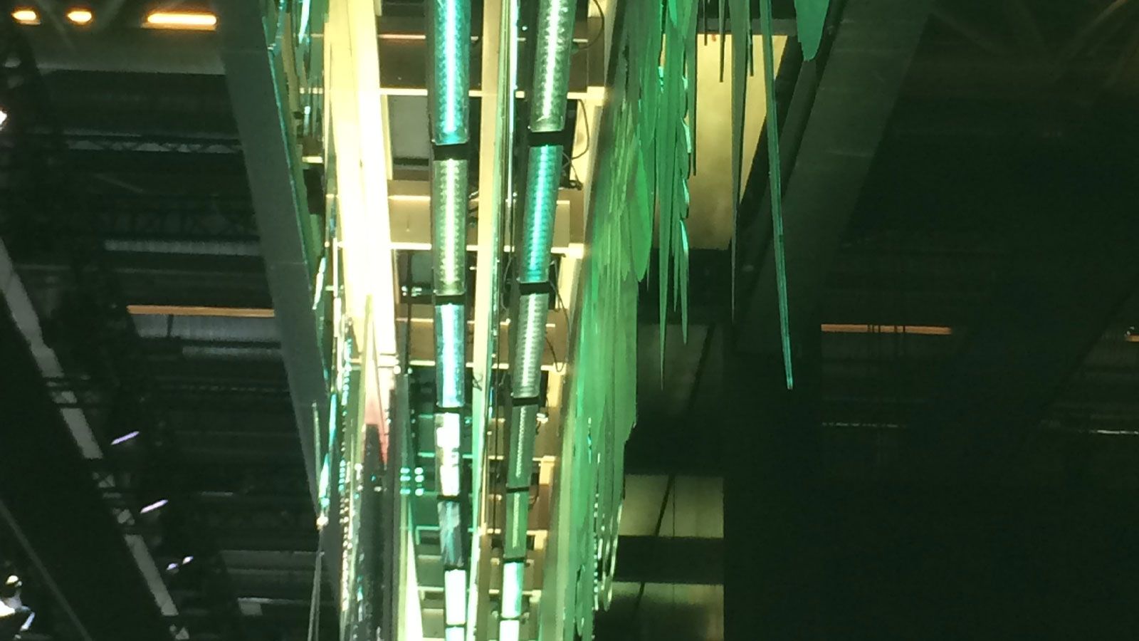 X4 Bars im Einsatz bei Opel auf dem Pariser Autosalon 2016