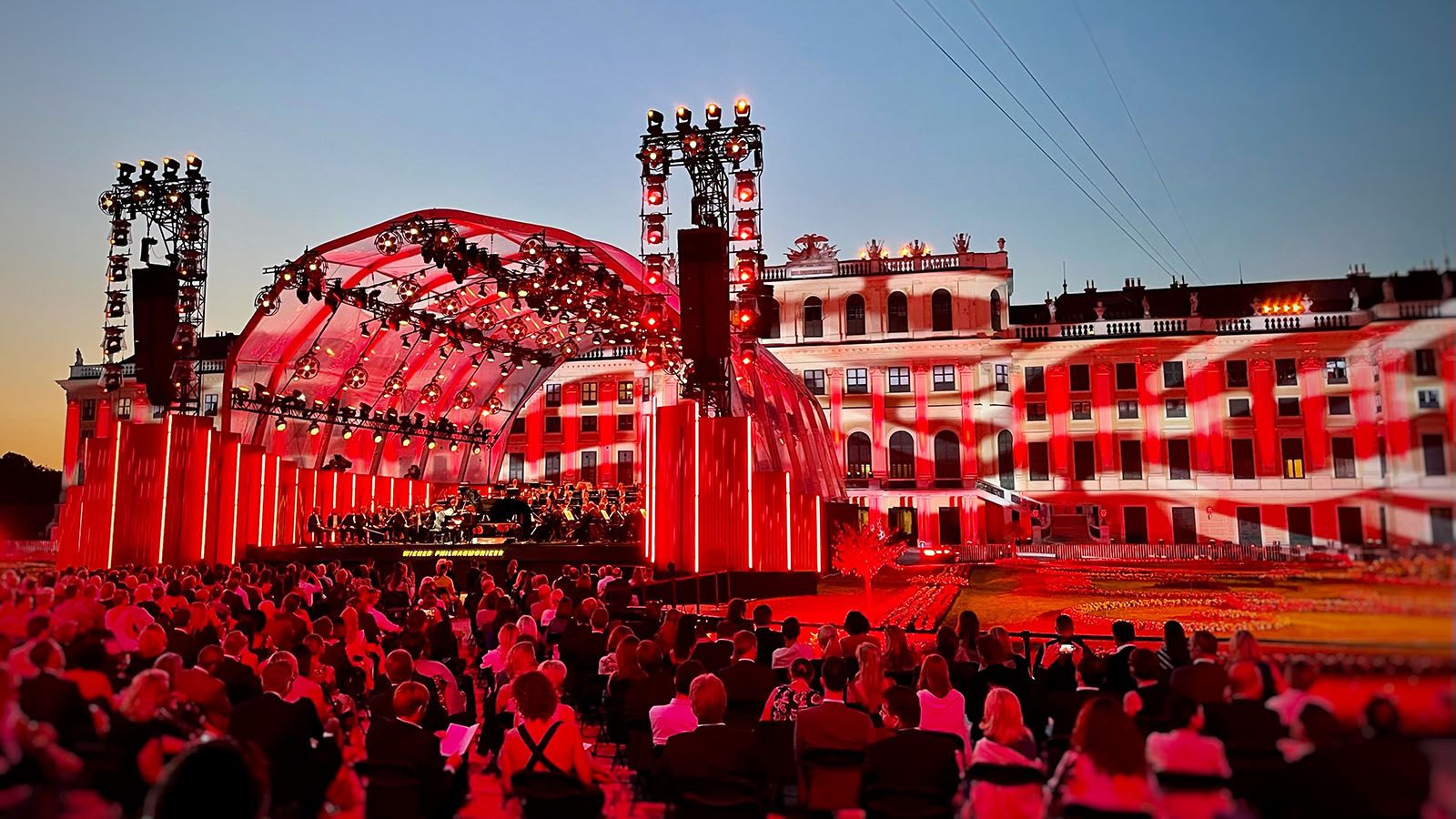Sommernachtskonzert der Wiener Philharmoniker auch 2021 mit über 250 GLP-Scheinwerfern