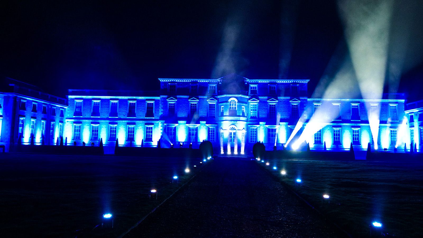 Creos makes dynamic UK debut on Christmas Light Trails