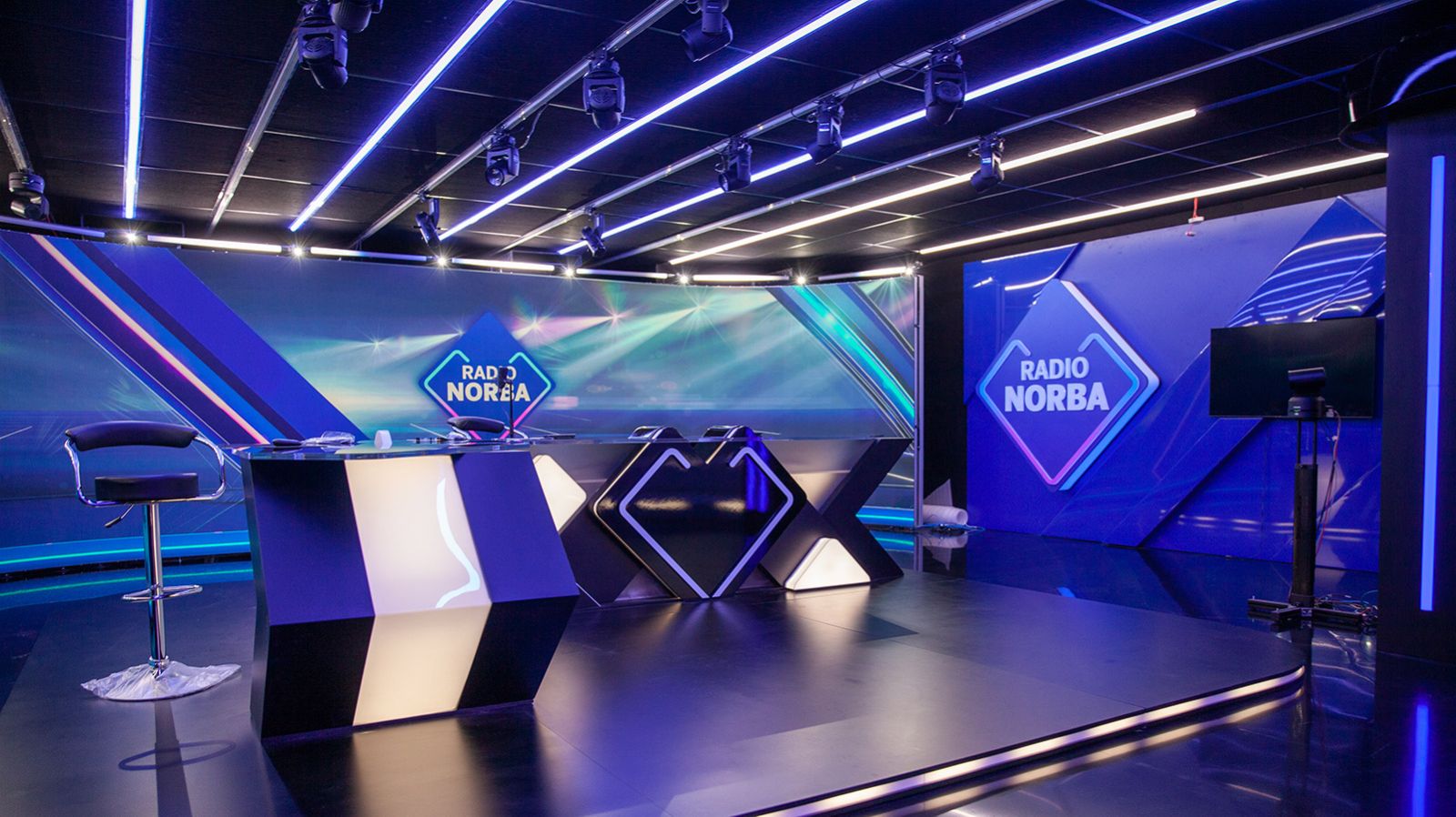 RadioNorba creates new flagship TV studio around GLP KNV Dot and impression FR1