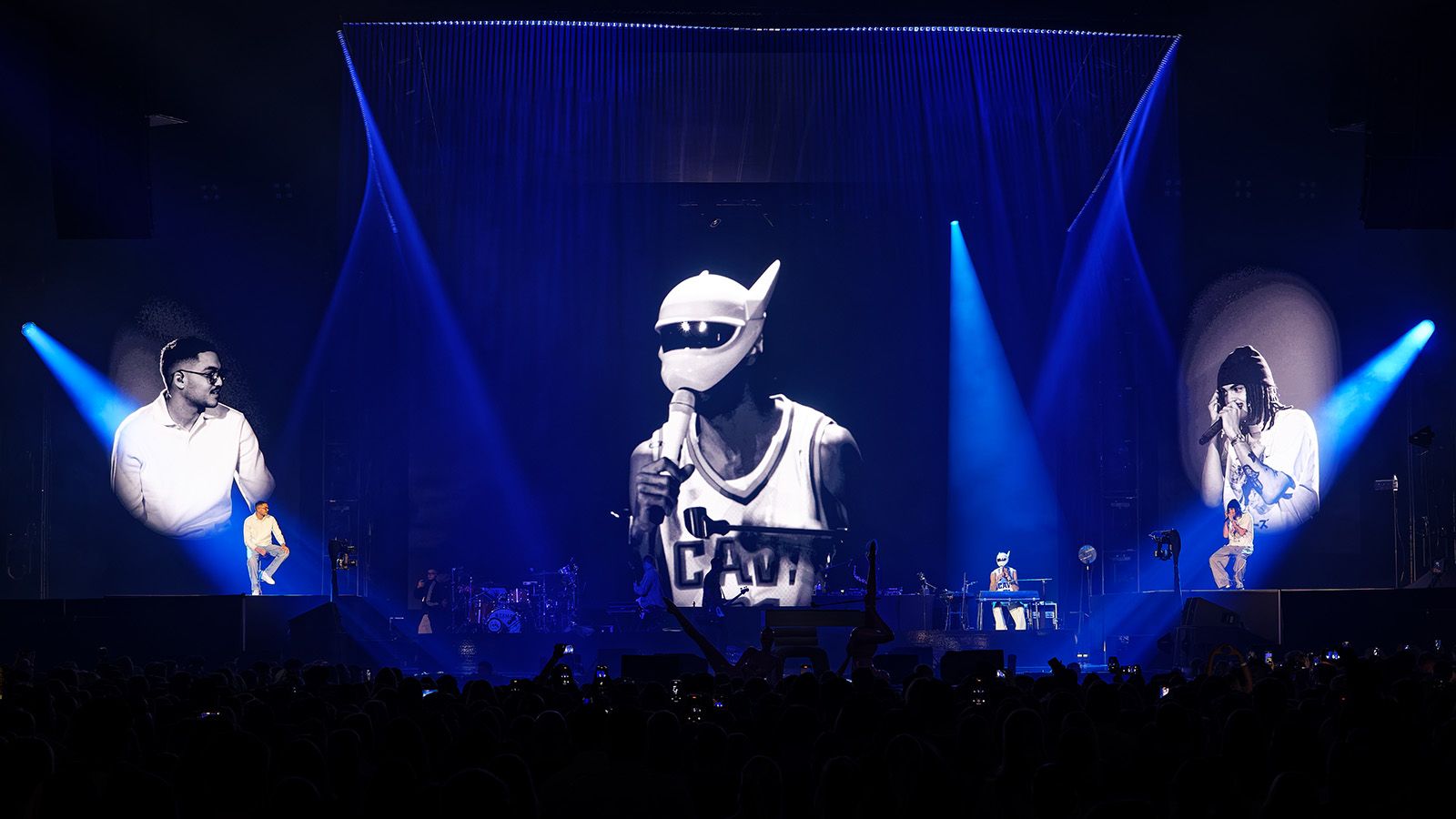 Tour premiere for the world’s first LED FatBeam: GLP’s MAD MAXX ensures big moments on Cro’s Cronicles tour