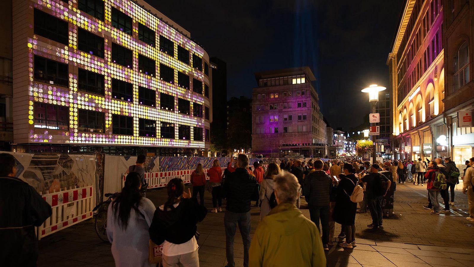 GLP unterstützt das Essen Light Festival 2023 mit wetterfesten Scheinwerfern