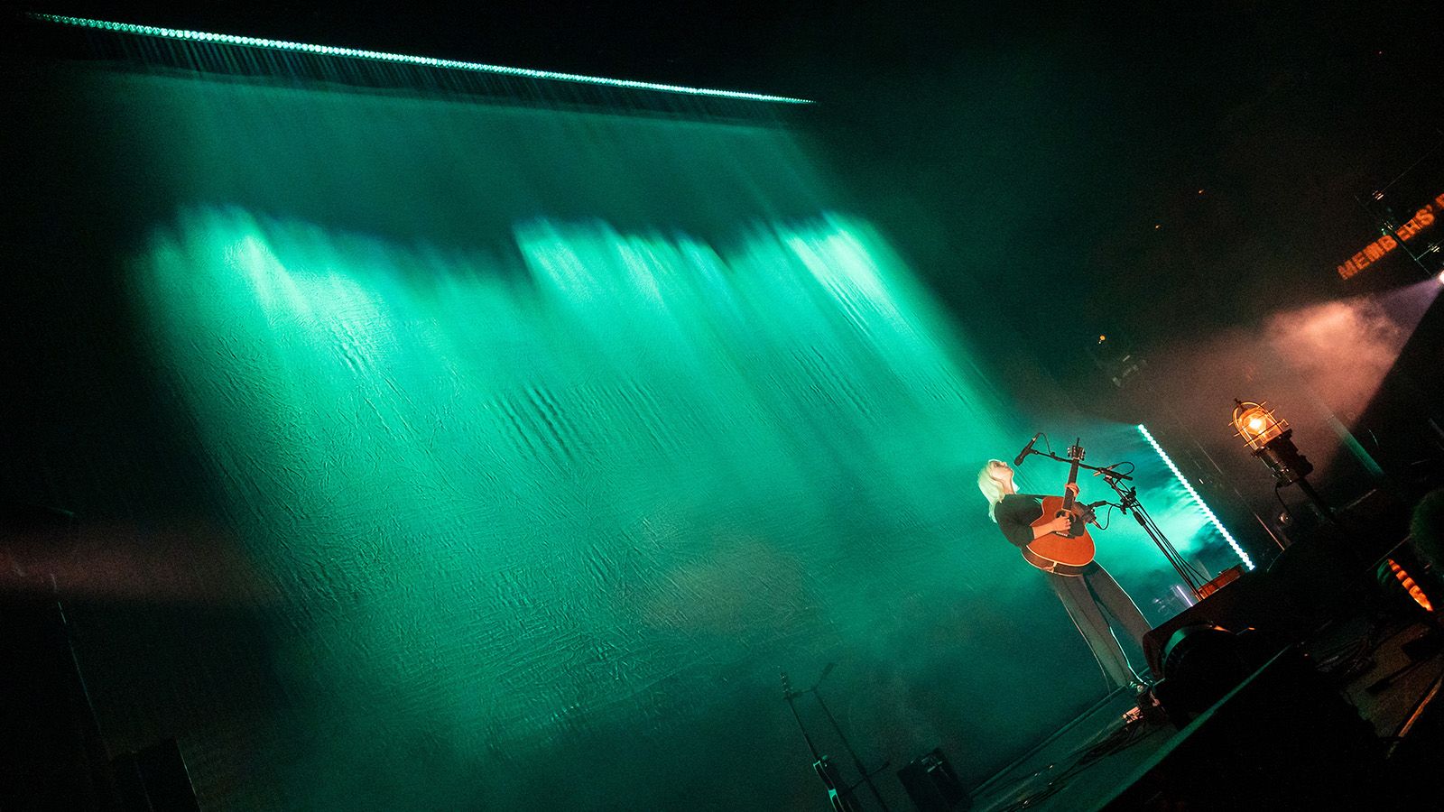 Laura Marling tells her story with impression X4 Bar 20s