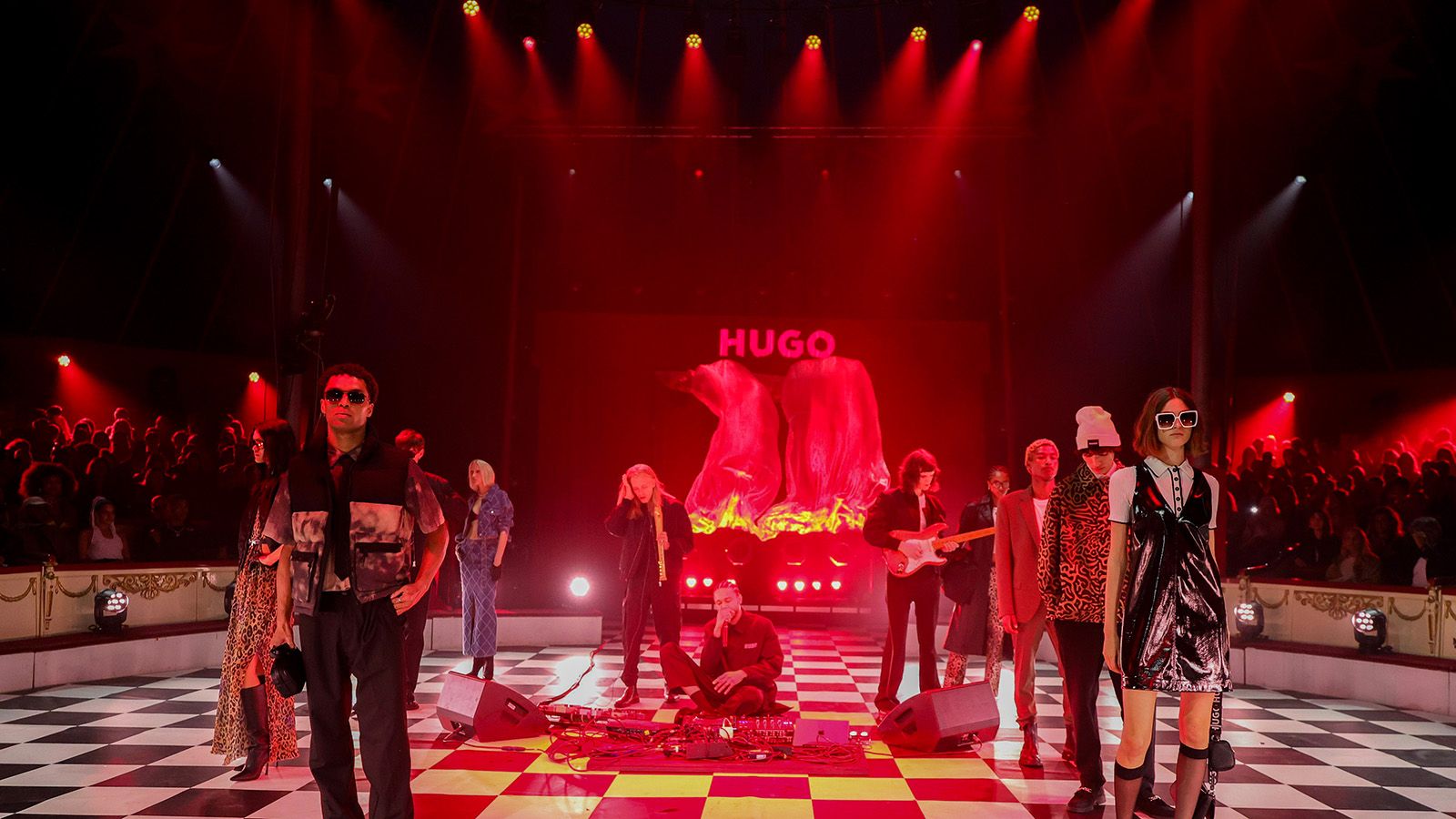 Fashion meets Performance – GLP impression X5 beleuchten den ABOUT YOU Fashion Circus