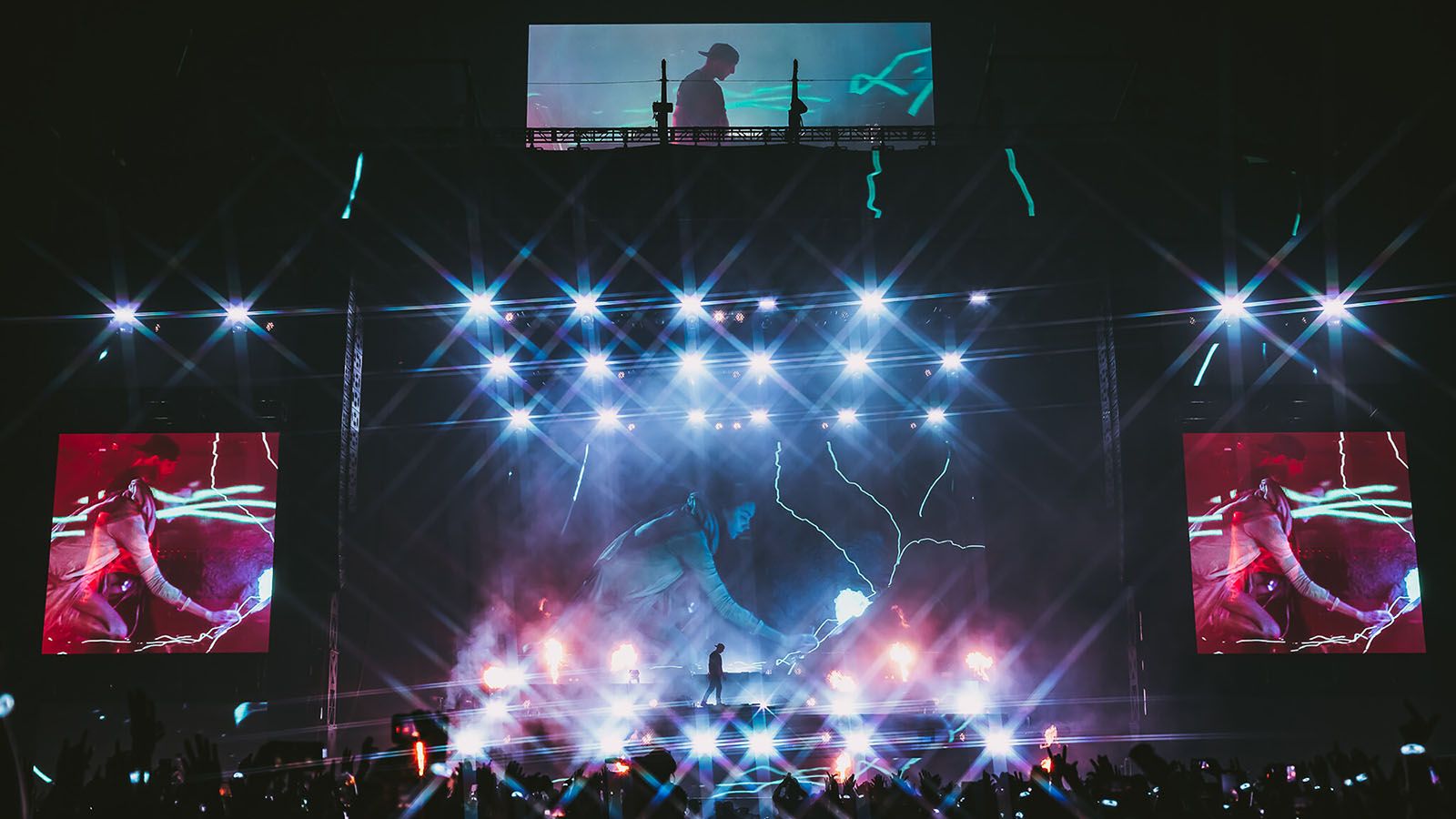 Über 100 GLP-Scheinwerfer beleuchten die Stadion-Show von ILLENIUM in Las Vegas
