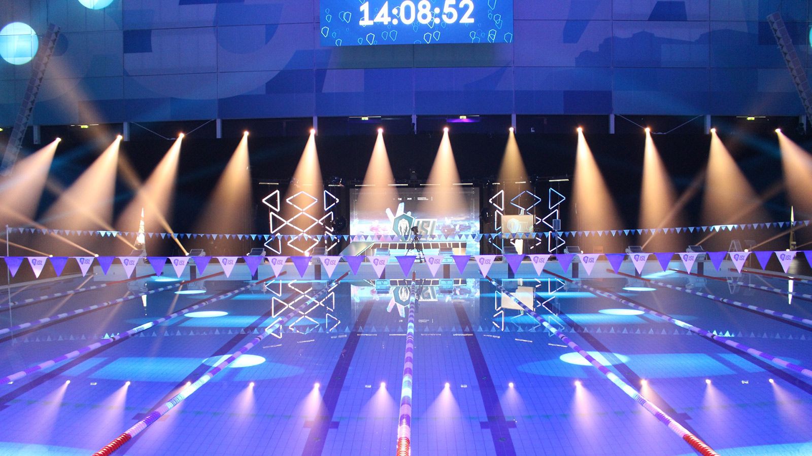 FUSION Stick FS20 beleuchten Austragungsort der International Swimming League